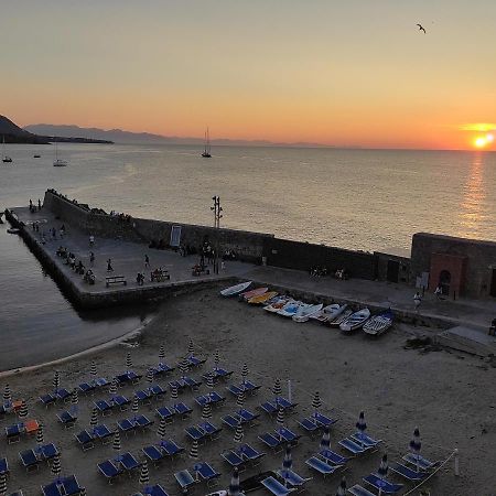 Casa Vacanze Tramonto Alla Marina Cefalù Eksteriør billede
