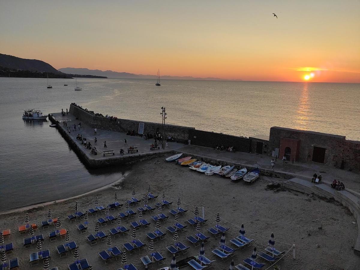 Casa Vacanze Tramonto Alla Marina Cefalù Eksteriør billede