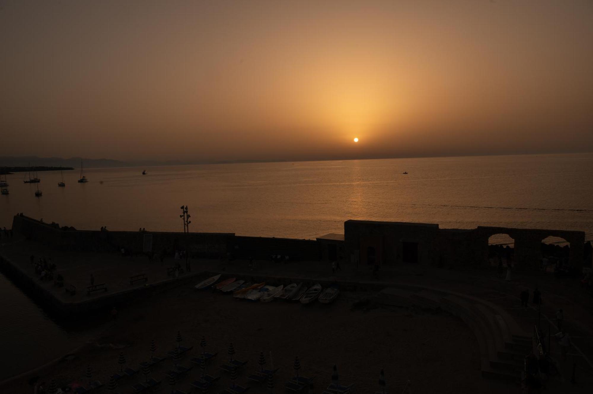 Casa Vacanze Tramonto Alla Marina Cefalù Eksteriør billede