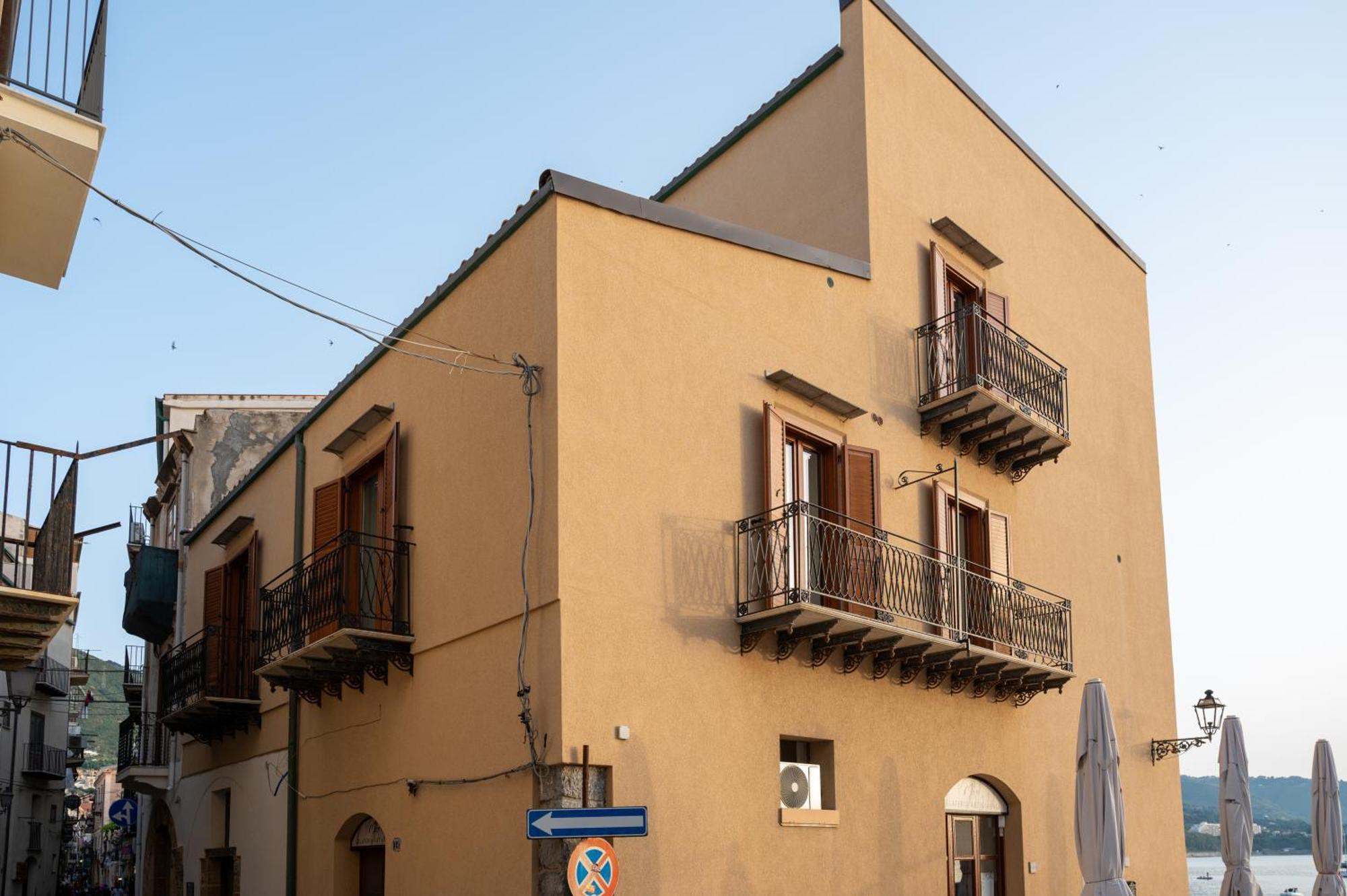 Casa Vacanze Tramonto Alla Marina Cefalù Eksteriør billede