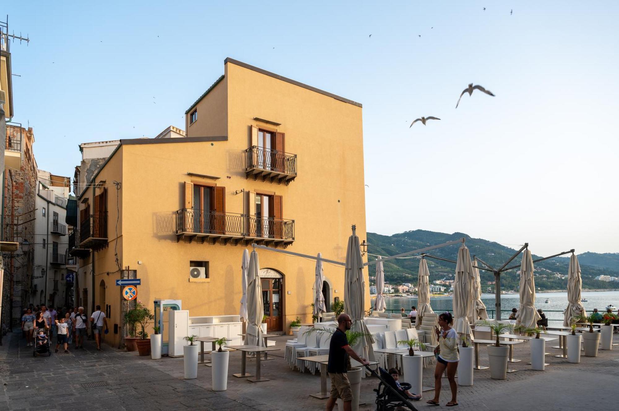 Casa Vacanze Tramonto Alla Marina Cefalù Eksteriør billede