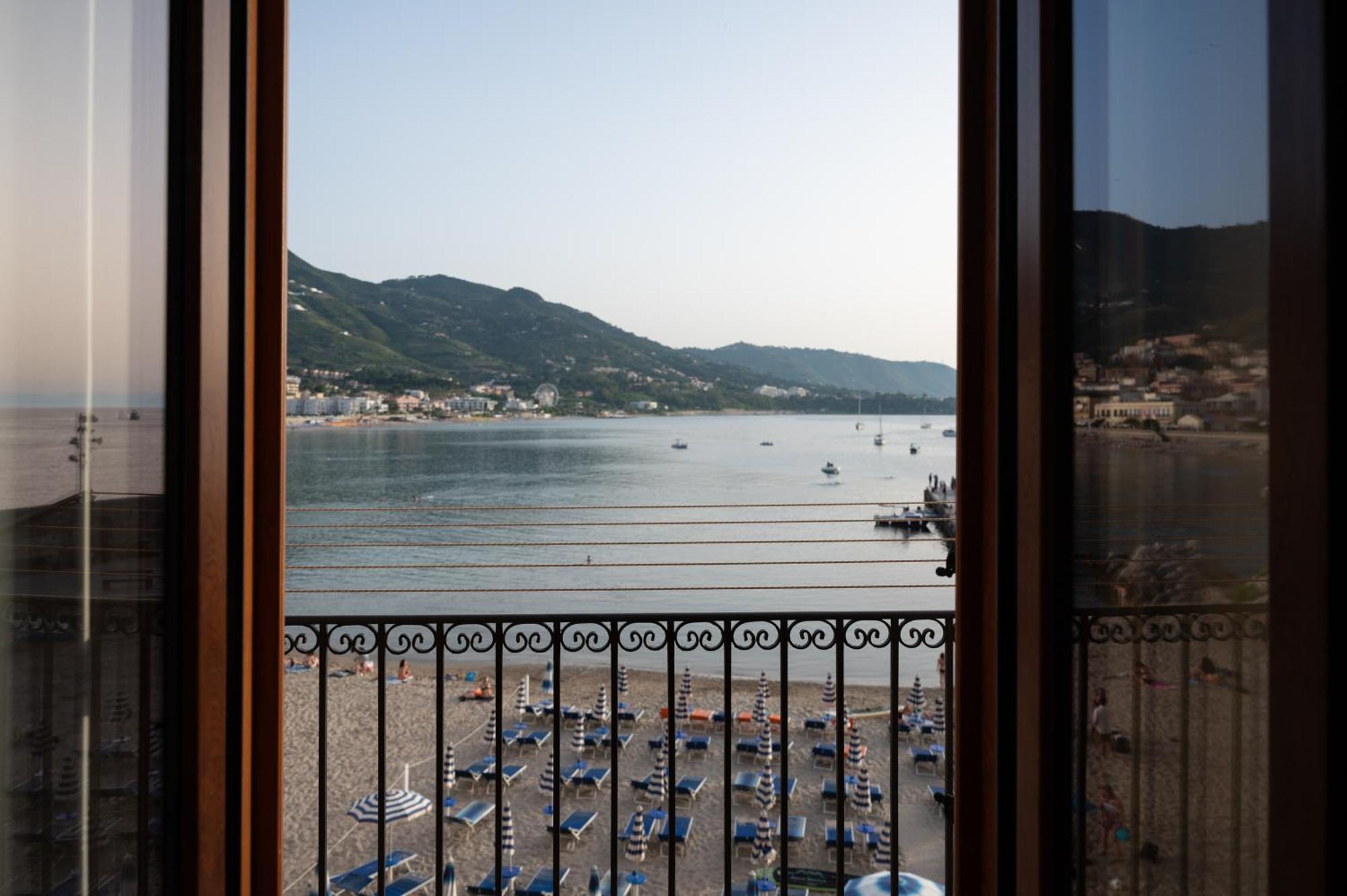 Casa Vacanze Tramonto Alla Marina Cefalù Eksteriør billede