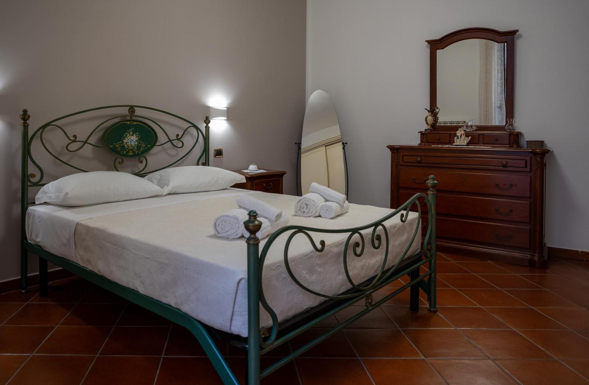 Casa Vacanze Tramonto Alla Marina Cefalù Eksteriør billede