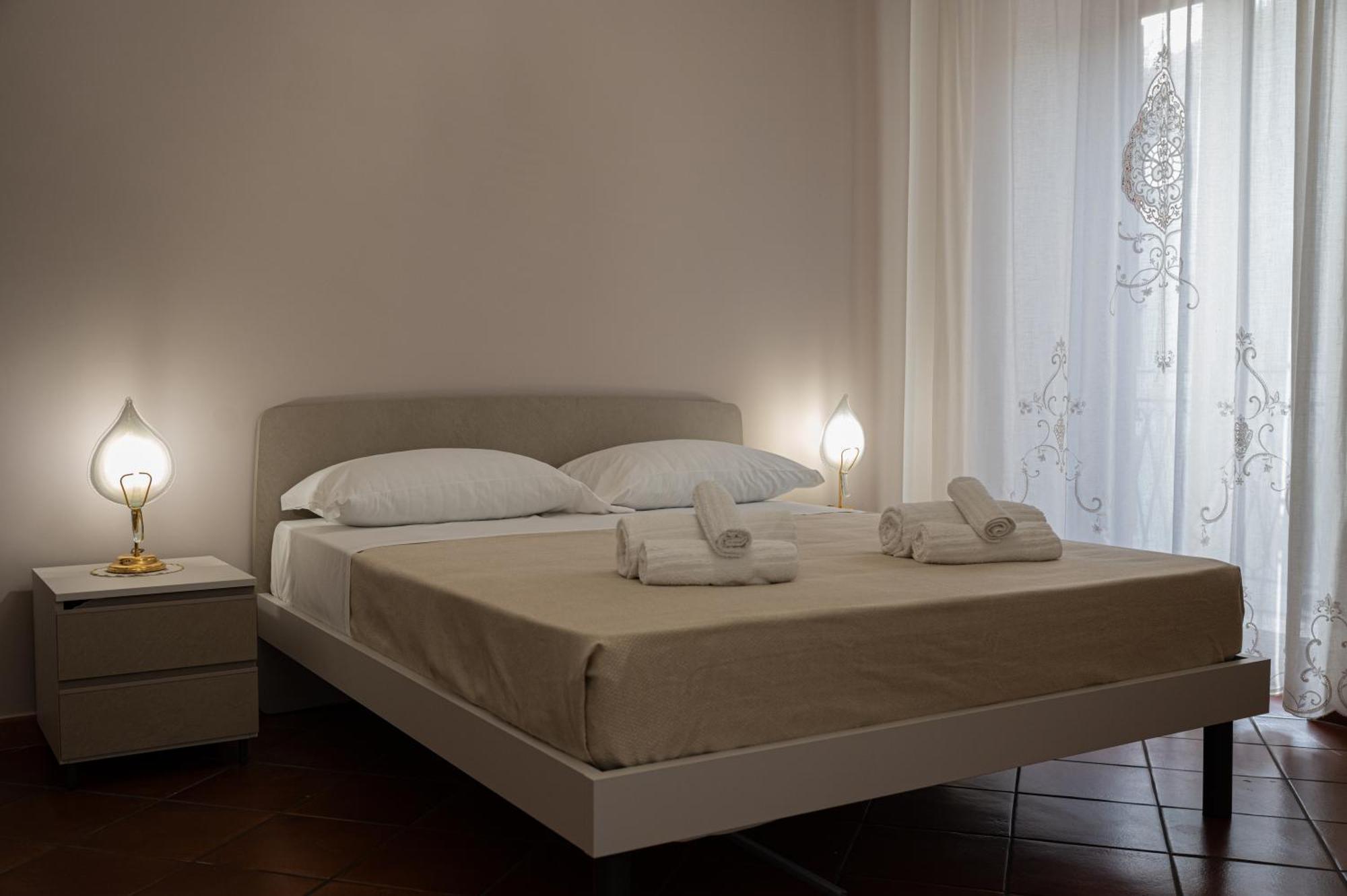 Casa Vacanze Tramonto Alla Marina Cefalù Eksteriør billede
