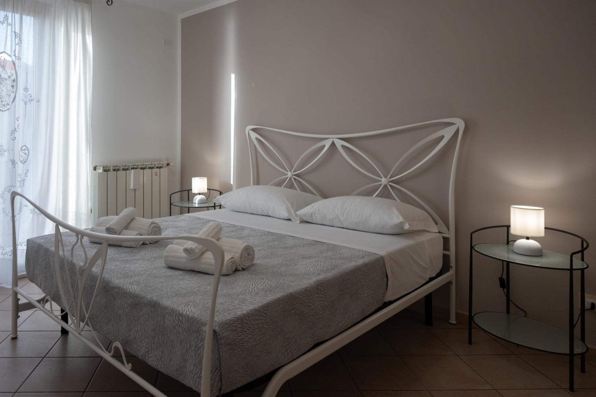 Casa Vacanze Tramonto Alla Marina Cefalù Eksteriør billede