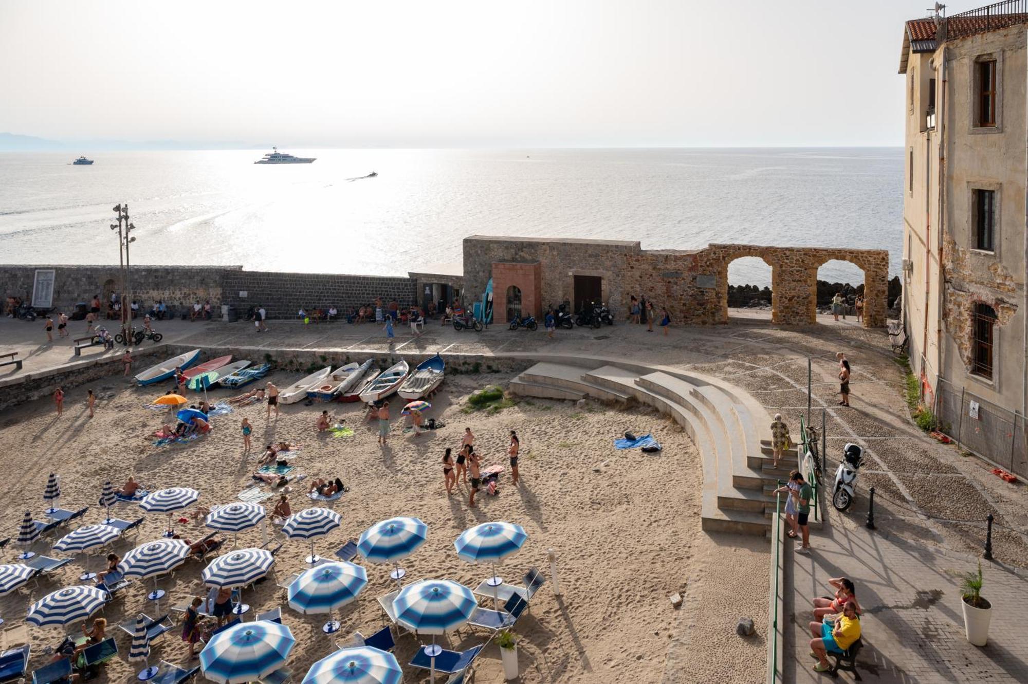Casa Vacanze Tramonto Alla Marina Cefalù Eksteriør billede