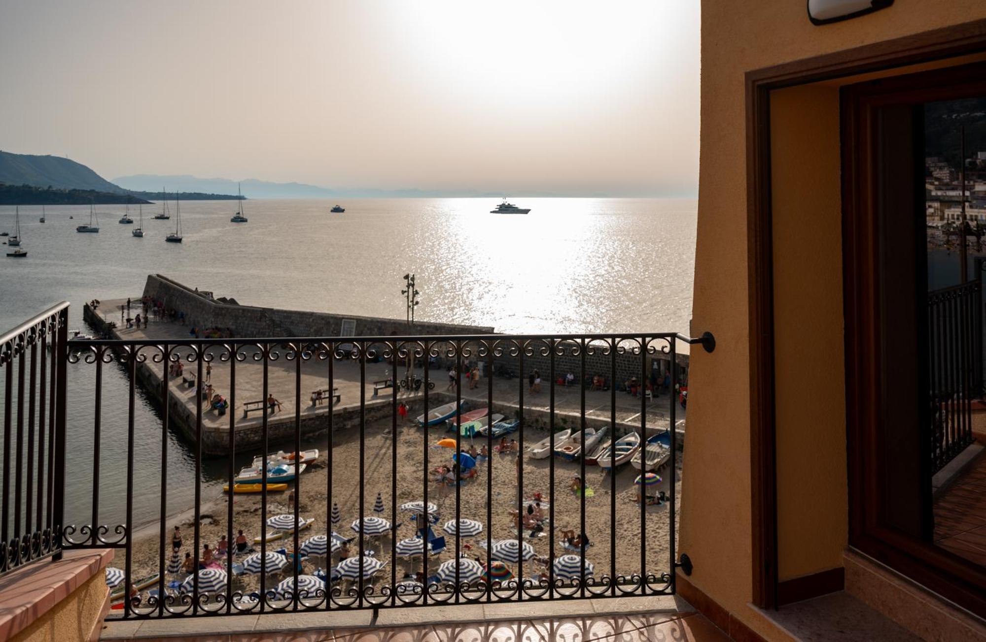 Casa Vacanze Tramonto Alla Marina Cefalù Eksteriør billede